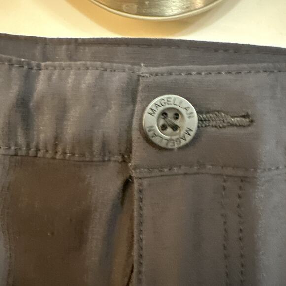 Magellan Men's Black Cargo Shorts Size Large Water Repellent Casual - Picture 2 of 6